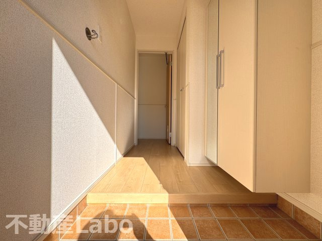 徳島市南沖洲５丁目のアパートの玄関