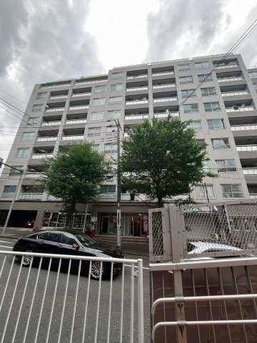 ファミリーコーポ市ヶ尾の外観
