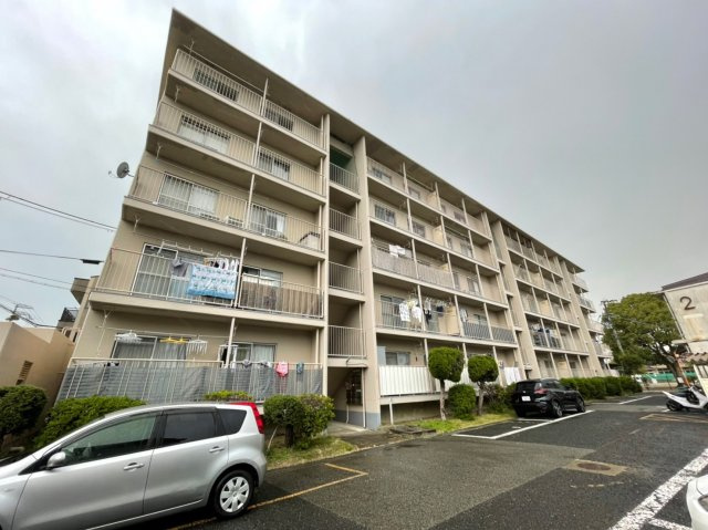 王子住宅1号棟の外観