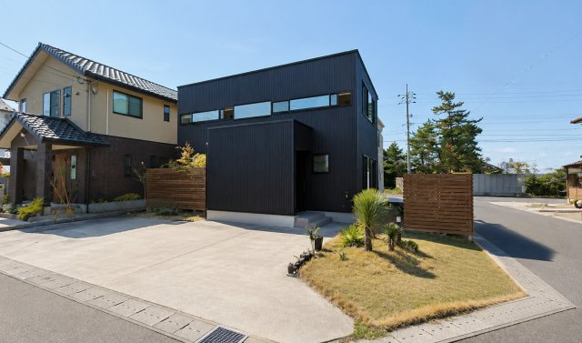 富益町中古戸建【Q】の外観|平成31年建築の築浅住宅になります。