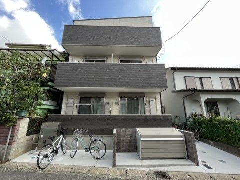 ロイヤルパーク見沼代の外観