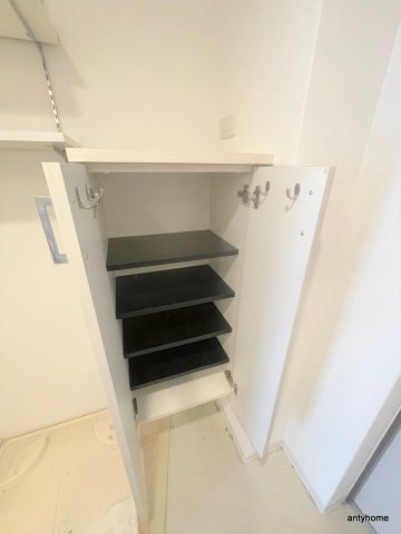 セレニテ本町グランデ　仲介手数料無料の収納