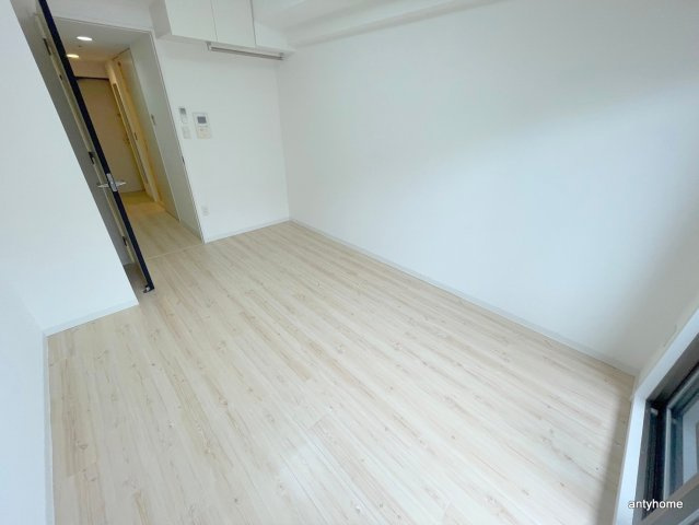 セレニテ本町グランデ　仲介手数料無料の居間・リビング