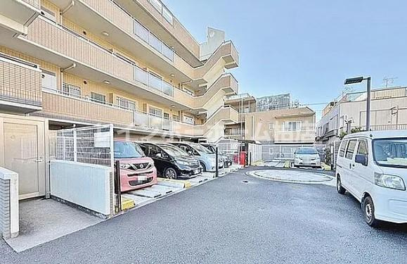特典：仲介手数料が50％OFFです‼の駐車場|駐車スペースもあります