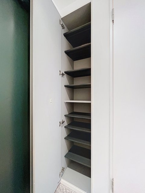 アクシア新宿御苑の収納|靴入