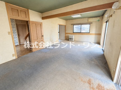 【居間・リビング】 | 入間市新久 | 約16帖のLDK、三面採光で陽当たり良好です。
