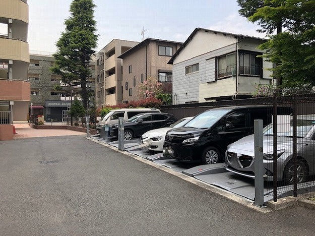 パークホームズ二子多摩川フェアアリーナ駐車場の外観