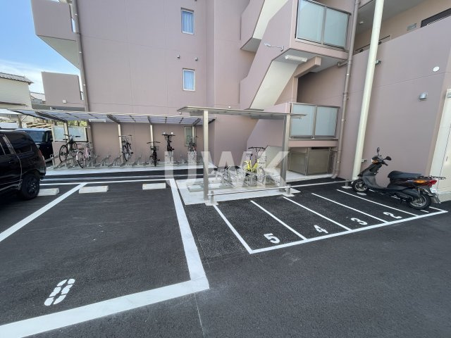 ローブコート六地蔵駅前のその他