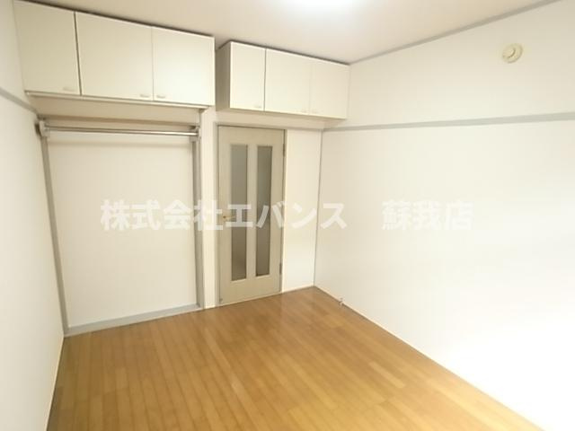 【寝室】 | 港町ハイリビング壱番館 | ゆとりの広さです