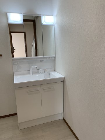 東朝霧丘　中古一戸建ての独立洗面台
