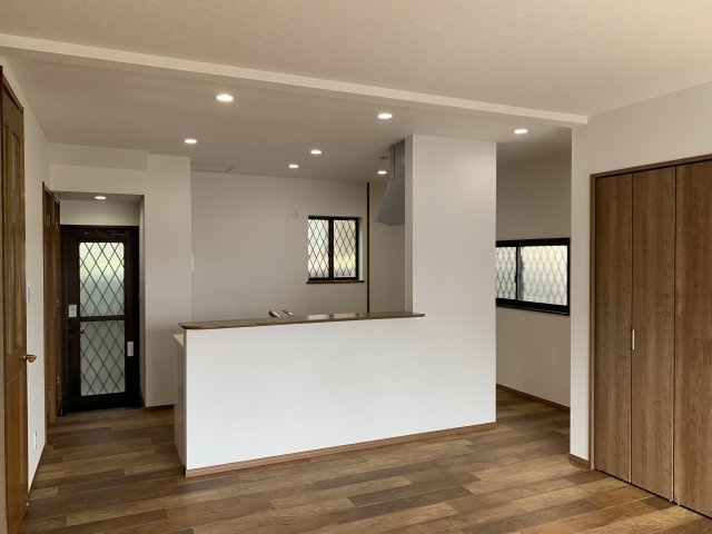 東朝霧丘　中古一戸建ての居間・リビング