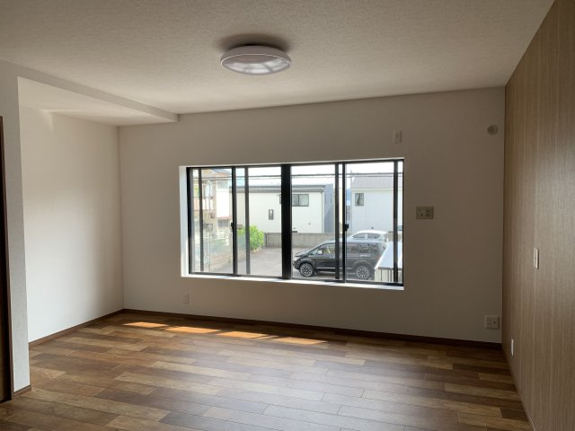 東朝霧丘　中古一戸建ての居間・リビング