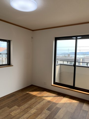 東朝霧丘　中古一戸建ての洋室