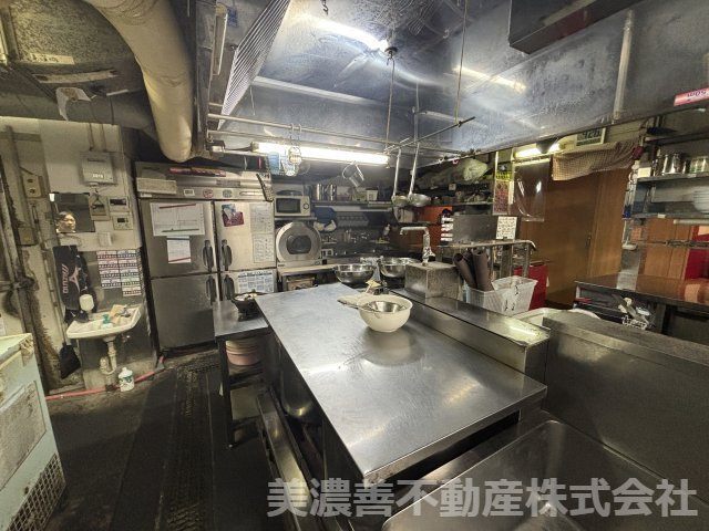 ６７３７７　岐阜市茜部菱野４丁目中古戸建の内装