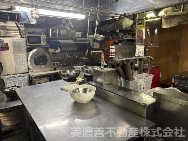 ６７３７７　岐阜市茜部菱野４丁目中古戸建の内装