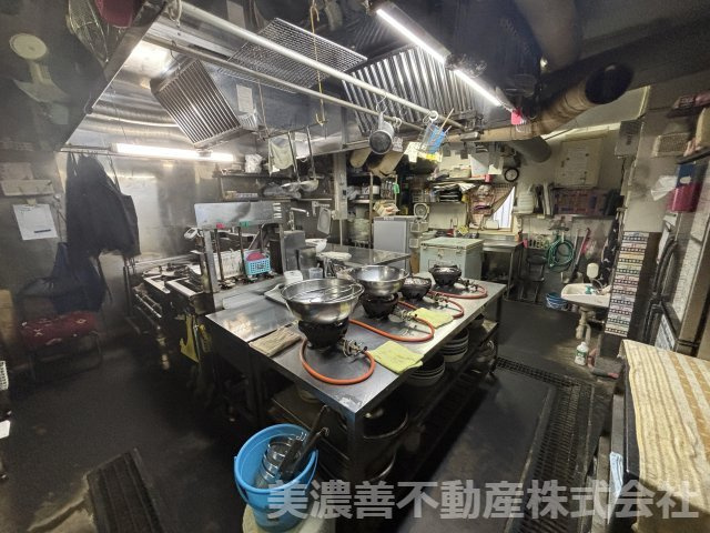 ６７３７７　岐阜市茜部菱野４丁目中古戸建の内装