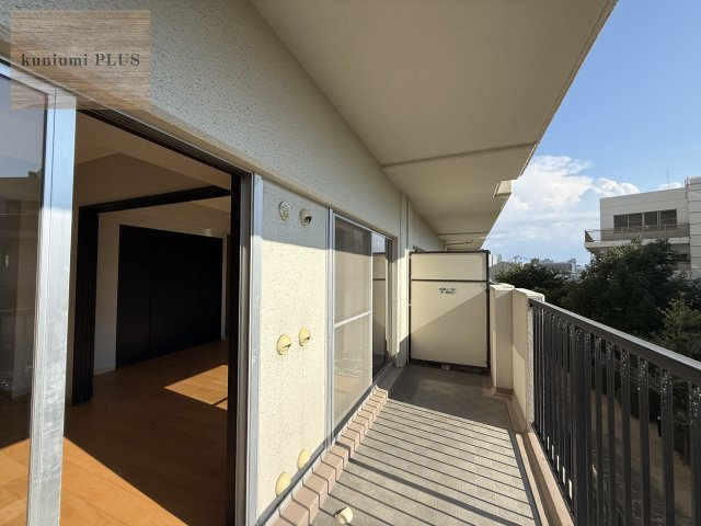 大阪城公園スカイハイツのバルコニー