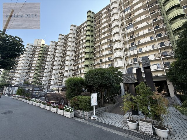 大阪城公園スカイハイツの外観