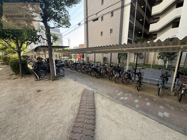 大阪城公園スカイハイツの駐輪場