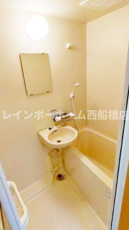 実籾フラッツの浴室