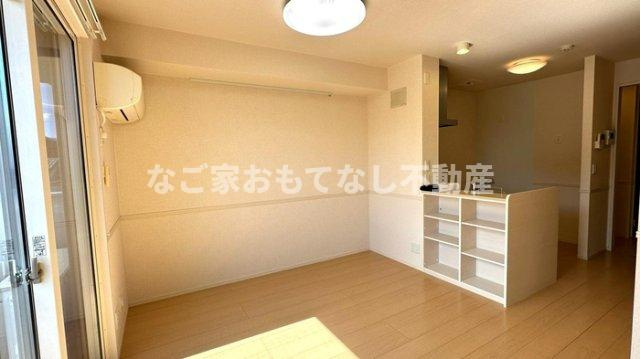 【居間・リビング】 | シャンベルタン | ※写真は別号室