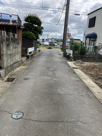 碧南市音羽町の前面道路含む現地写真