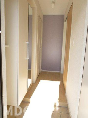 徳島市北矢三町３丁目のアパートの玄関