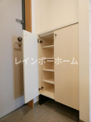 ルネス　エスポワールの玄関