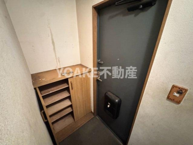 スクエア中央林間Ⅰの玄関|退去後　クリーニング前です。