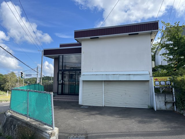 網走市つくしケ丘５丁目２番１号中古住宅の駐車場