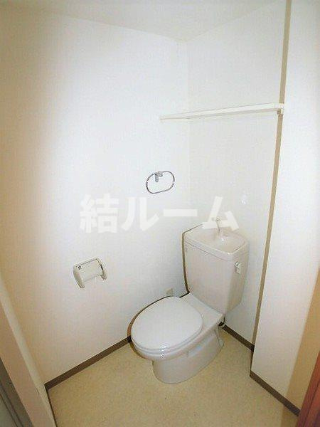 板橋区成増２丁目の賃貸マンションのトイレ