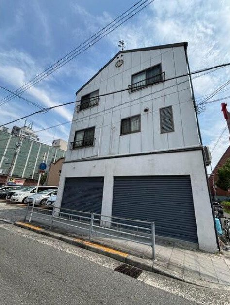 大阪市生野区中川西２丁目の店舗一部の外観