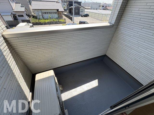 徳島市北沖洲３丁目のアパートのバルコニー