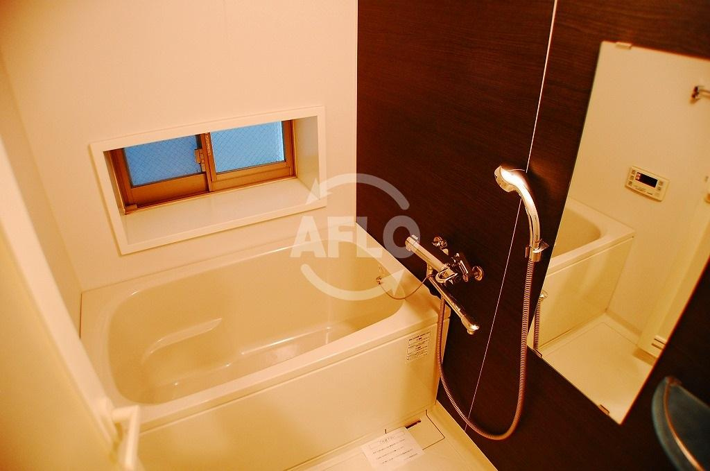 パウゼ堺筋の浴室|パウゼ堺筋　窓付き風呂