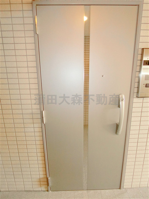 スカイコート蒲田第6の玄関