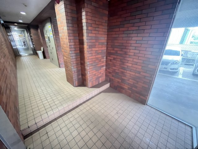 アドサム小山のロビー