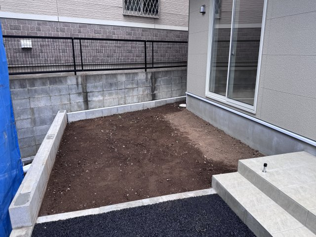 松戸市六実５丁目新築戸建（六実第12）の庭|リビング前庭スペース