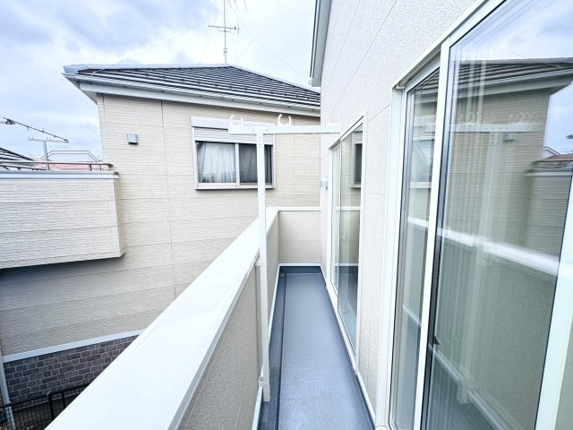 松戸市六実５丁目新築戸建（六実第12）のバルコニー|南向きワイドバルコニー・日当たり良好♪