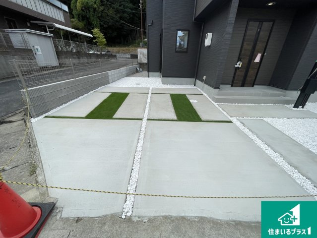 大津市秋葉台　第2期　新築一戸建ての駐車場|駐車スペース！散水栓があるので、こまめに愛車を洗えます！