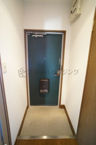 SERENO弐番館の玄関