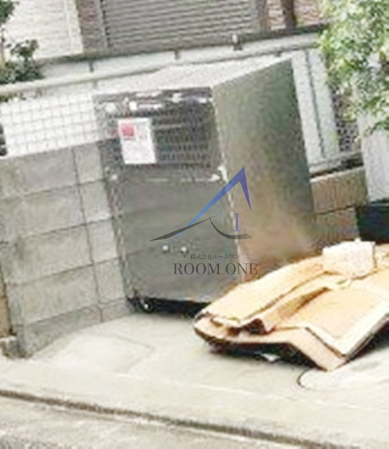 TRYM武蔵小杉のその他共用部分|敷地内ゴミ置き場です。