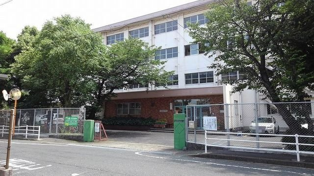 エヴァーグリーンＱの周辺|北九州市立　足立小学校まで35m