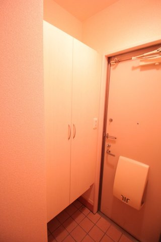 ユニヴェール霞ヶ丘の玄関