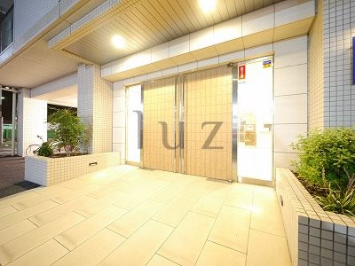 ドメイン横濱鶴見のエントランス
