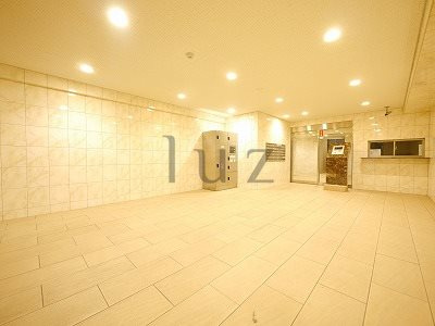 ドメイン横濱鶴見のエントランス
