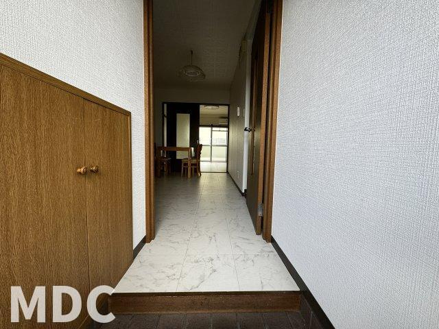 ハッピーハイツ北島の玄関
