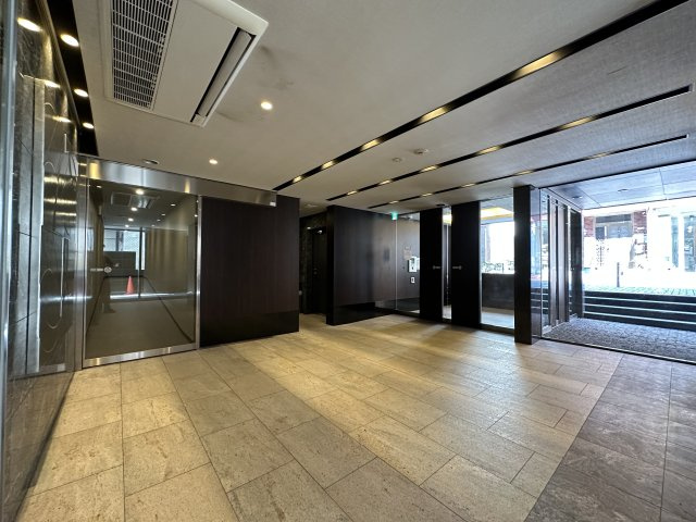 コンシェリア品川南 ＴＨＥ ＧＲＡＮＤ ＲＥＳＩＤＥＮＣＥのロビー|落ち着いたロビーです