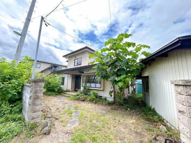 山形市蔵王半郷字八小路の中古一戸建