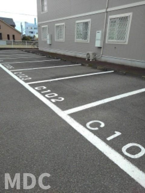 ビレッジあいＣの駐車場