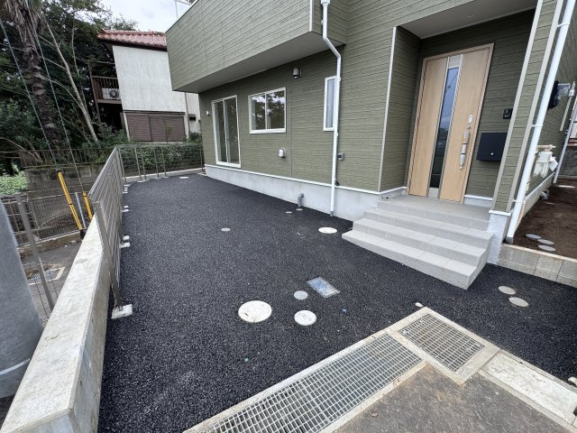 松戸市六実５丁目新築戸建（六実第12）の駐車場|7号棟駐車スペース・縦列2台駐車可